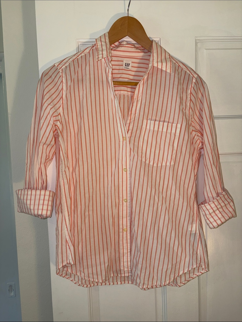 GAP Women’s White V-Neck Shirt with Pink Stripes Button-Down